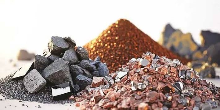 Minerais críticos, como urânio e terras raras